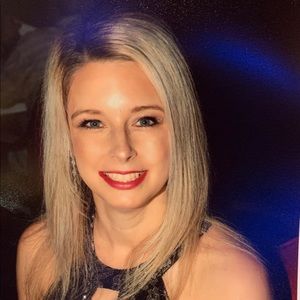 Meet your Posher, Holly